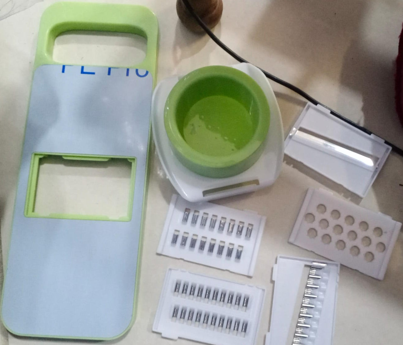 5-in-1 Multi-Functional Vegetable Slicer & Grater – Adjustable Mandoline Cutter